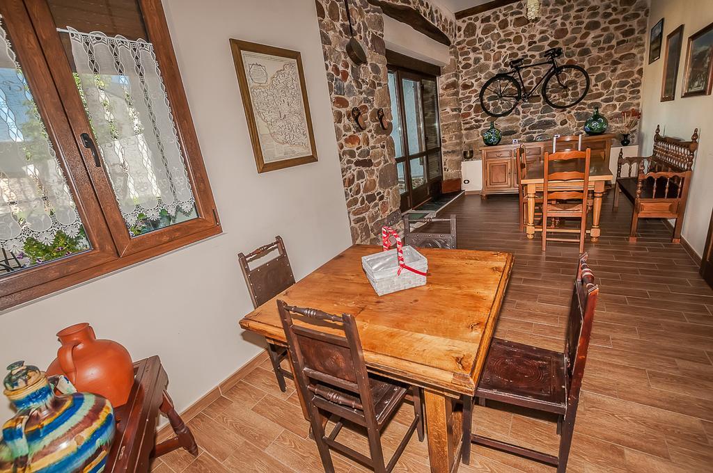 Casa Rural El Almendro De Maria Ponferrada Esterno foto