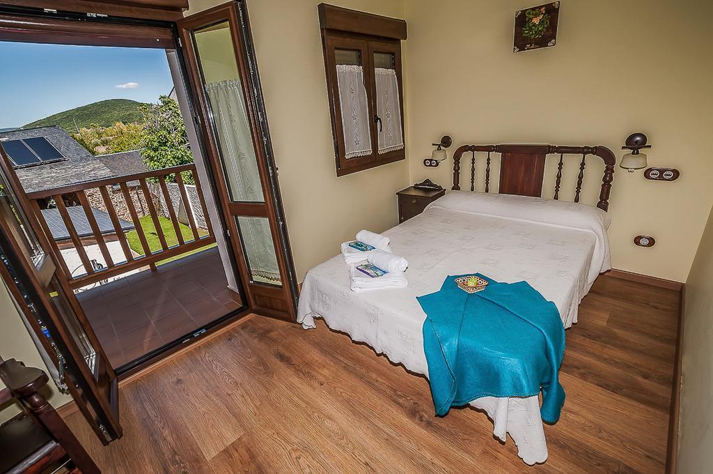 Casa Rural El Almendro De Maria Ponferrada Camera foto